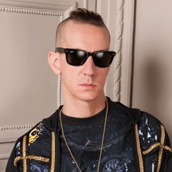 Moschino任命Jeremy Scott担任创意总监