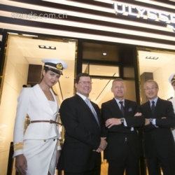 瑞士雅典表亚洲之最 新加坡首间旗舰店隆重开幕