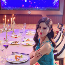 李芳蕊为六星酒店拍摄宣传片花絮曝光，烈焰红唇性感魅惑！