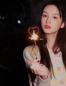 周也 你真的很会选妆面
