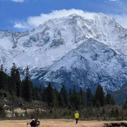 不到20℃的雪山秘境 一路看尽湖泊草原