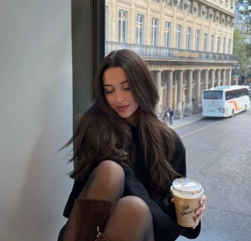 这个秋天的时尚单品，居然是脚上“皱巴巴”的靴子？